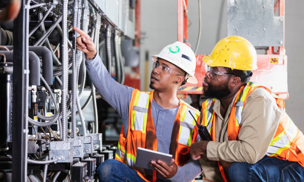 Best Local Electrician Companies  in Shackle Island, TN